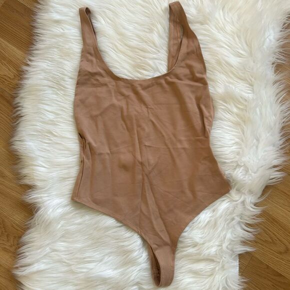 LPA Bodysuit Scoop neck Sleeveless Tan Size Small REVOLVE - Picture 4 of 9